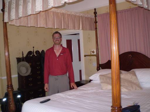 15_38-1.jpg - Too much rain to camp, so we stopped in 4star luxury.